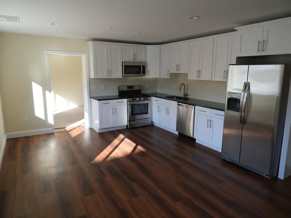 236 S Richmond St #106, Fleetwood, PA 19522