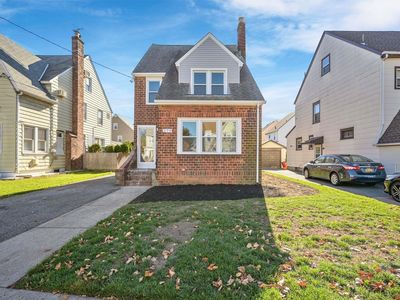 279 Houston Avenue, Mineola, NY, 11501