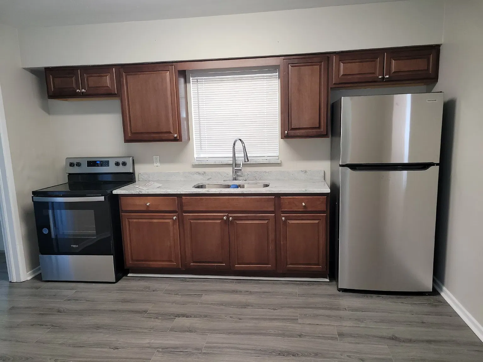 2 bed, 1.0 bath, $1,500 — Photo 2