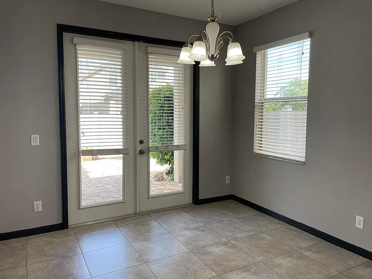 5277 Northlawn Way — Photo 10