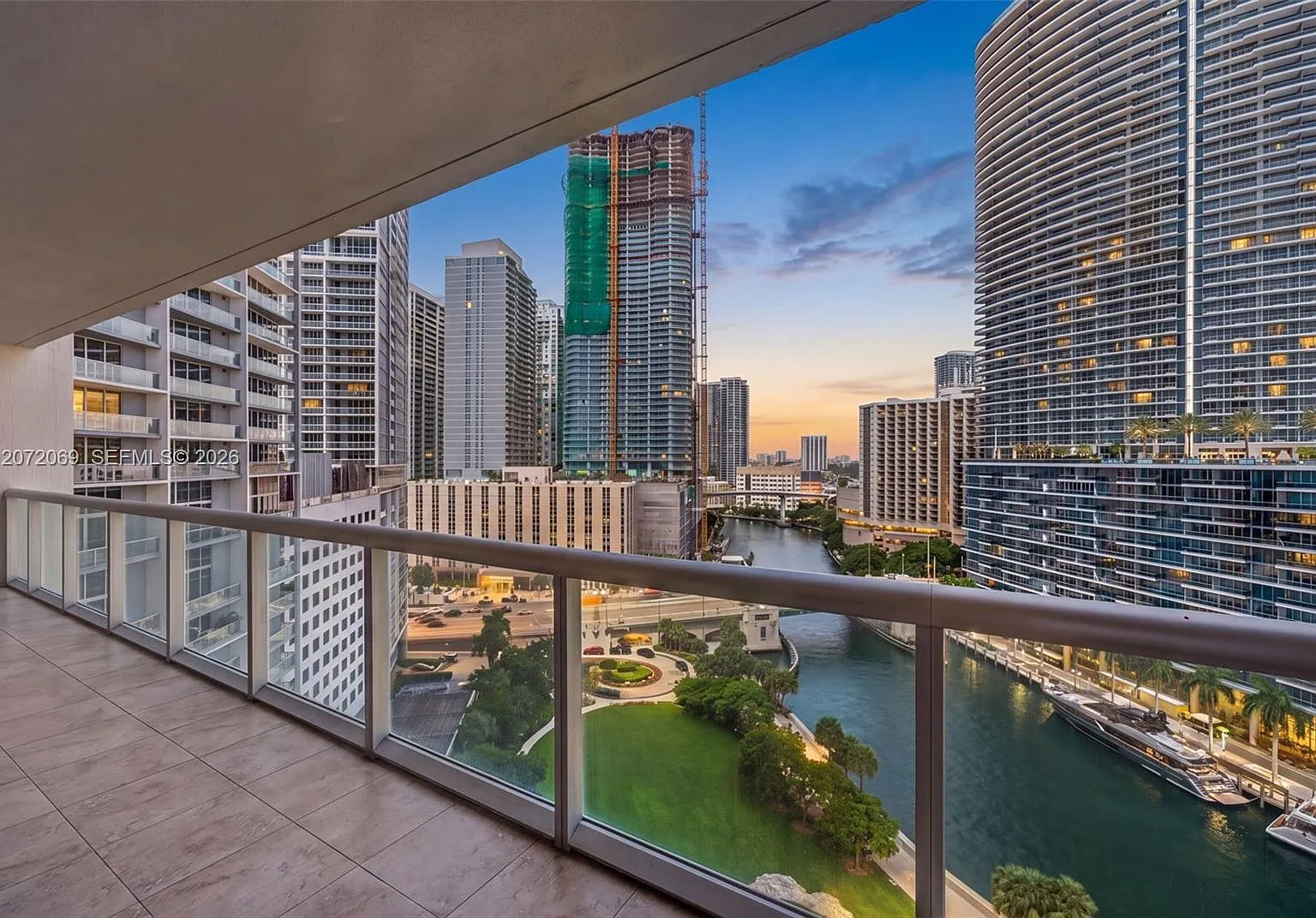 Iconbrickell Condo No 1 — Photo 1