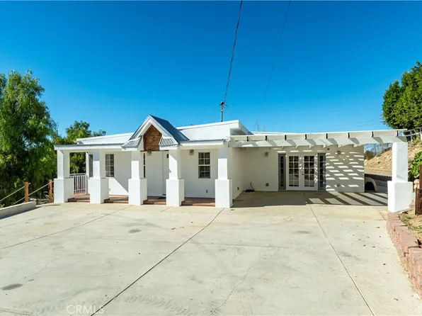 10161 Foothill Blvd, Sylmar, CA 91342