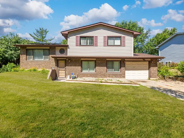 361 Lyons Dr, Bolingbrook, IL 60440