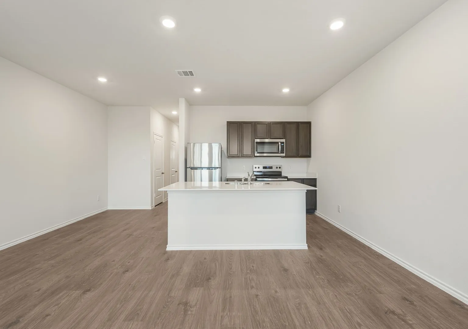 3211 Anna St — Photo 2