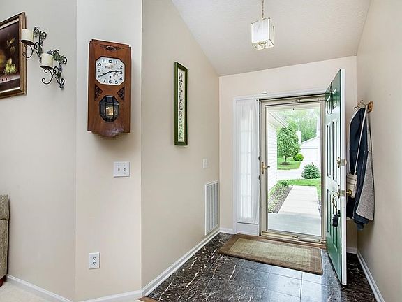 2nd image of 640 Country Walk Dr