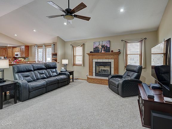 4th image of 1326 Fox Ridge Ln