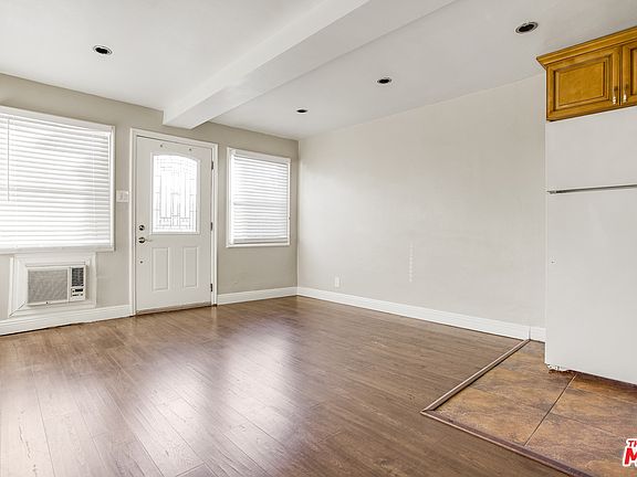 3rd image of 1622 Morton Ave #1/2