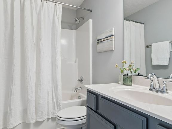 4th image of 4039 Utica St
