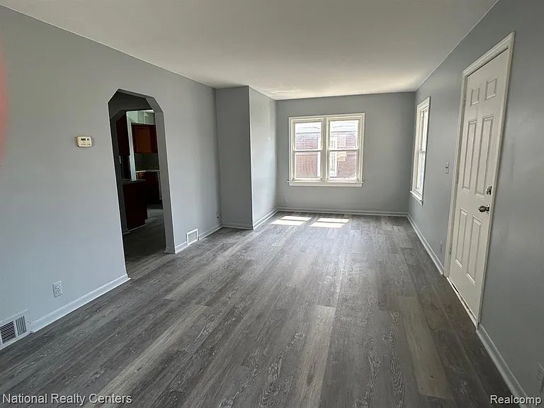 27626 Brettonwoods St — Photo 7