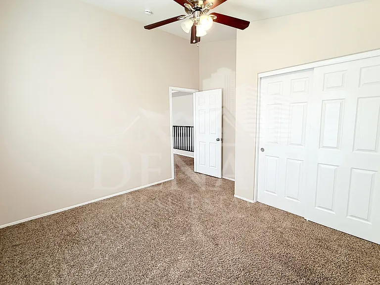 805 S Esmeralda — Photo 23