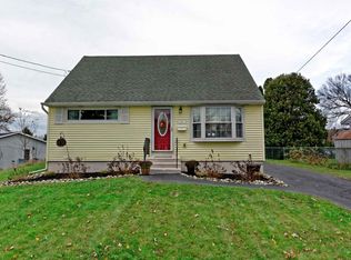 42 Blakley Ct, Troy, NY 12180