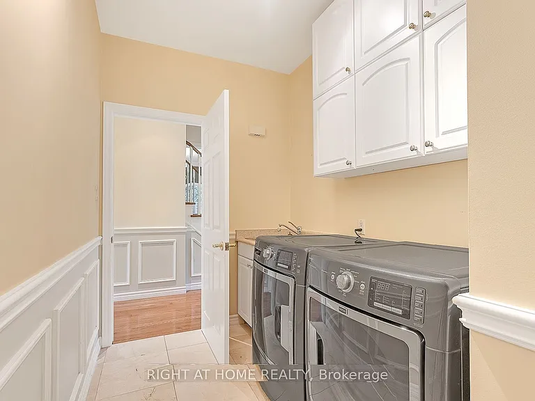 307 Sheridan Ct — Photo 10