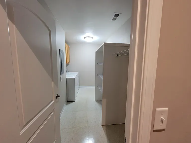 7250 Chucks Way — Photo 28