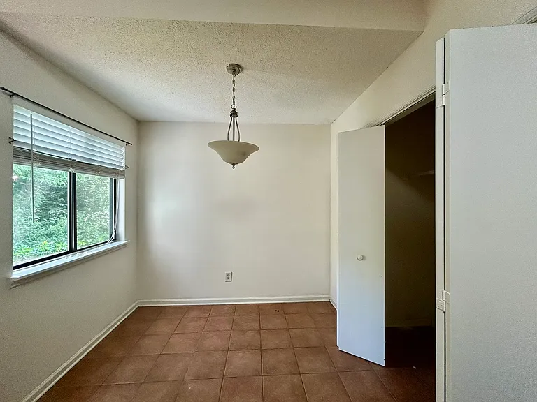 19 Briar Gate Ln — Photo 12