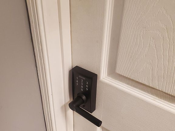 5th image of 535 W Montgomery Ave