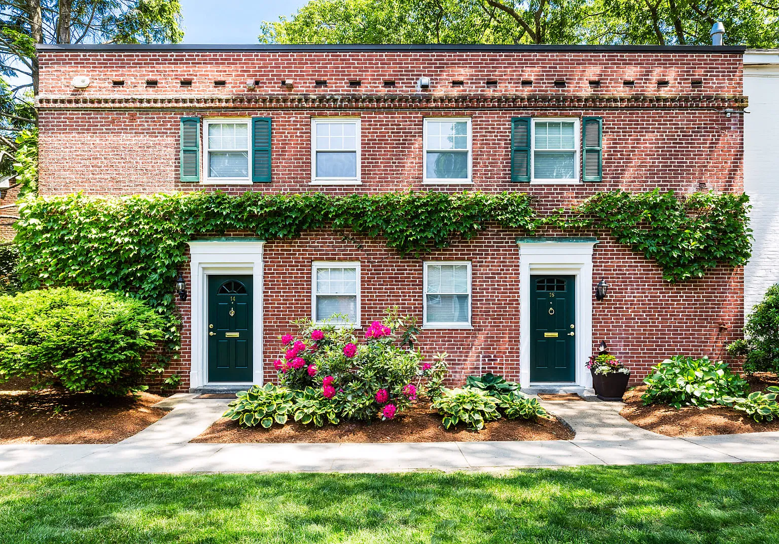 1 bed, 1.5 bath, 800 sqft, $3,500 — Photo 1