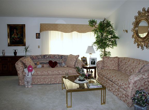 Spacious Living room with Cathedral Ceilings