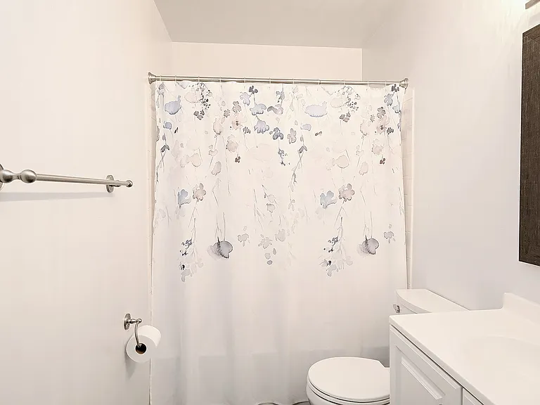 976 Sutton Ct — Photo 14