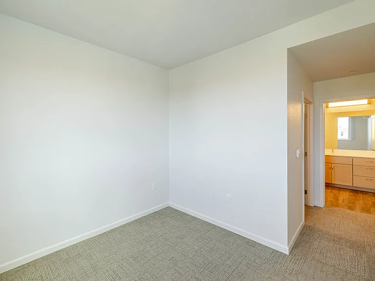22648 2nd St — Photo 33