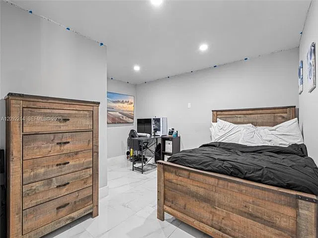 8351 SW 39th Ct — Photo 3