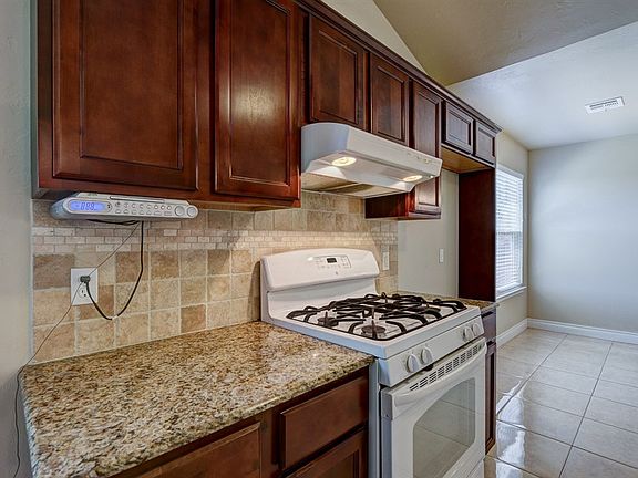 5th image of 1400 Greenway Dr