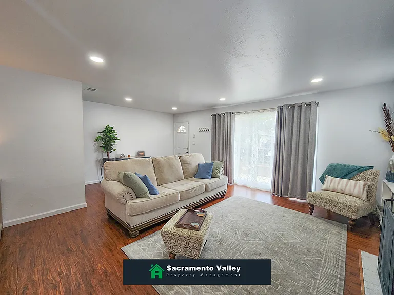 3500 Marjorie Way — Photo 6