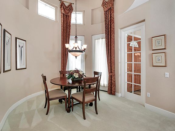 5th image of 1806 Creekcrest Ln