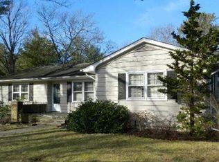 63 Topping Dr, Riverhead, NY 11901