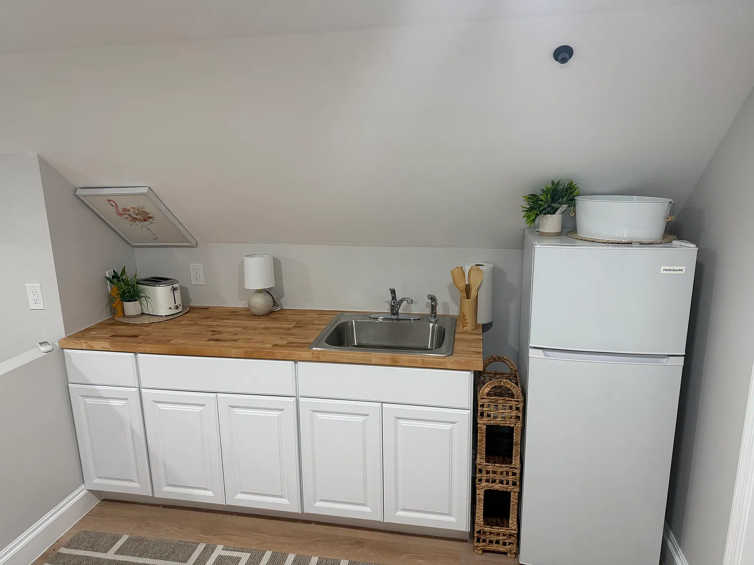 Studio, 1180 sqft, $2,200 — Photo 3