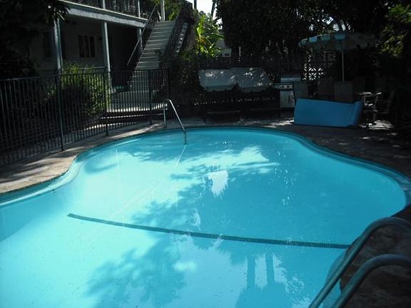5th image of 1227 N Crescent Heights Blvd APT 206