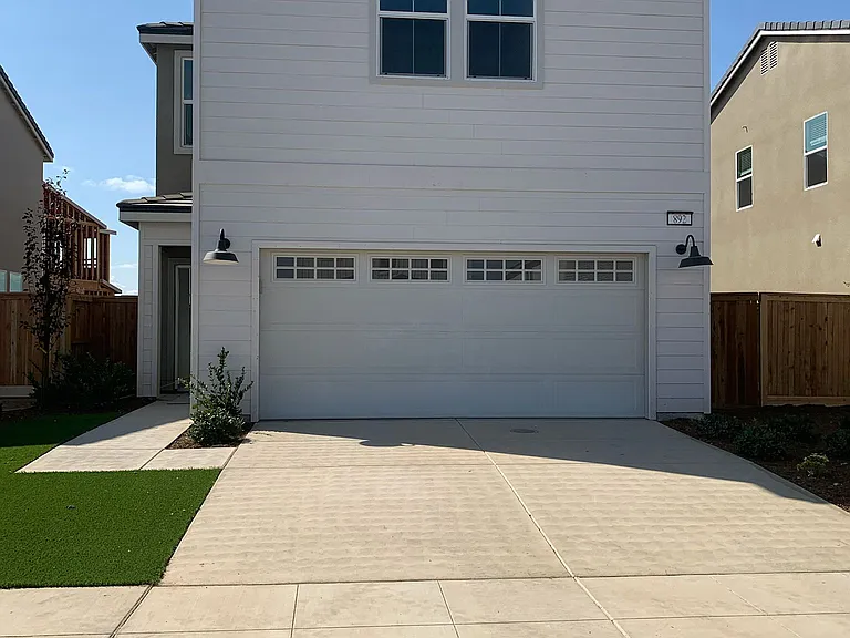 892 Plum Tree Ave — Photo 1