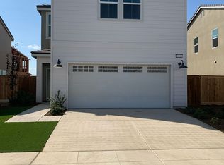 892 Plum Tree Ave, Clovis, CA 93619