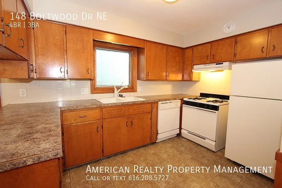 4 bed, 2.5 bath, 2062 sqft, $2,200 — Photo 3