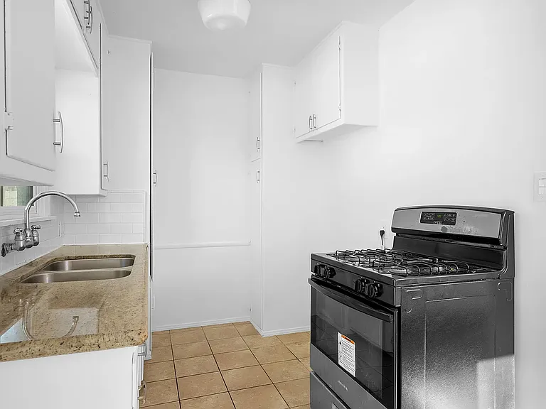 10230 Silverton Ave — Photo 13