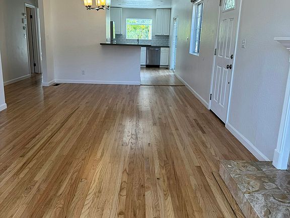 5th image of 2921 Fleetwood Dr