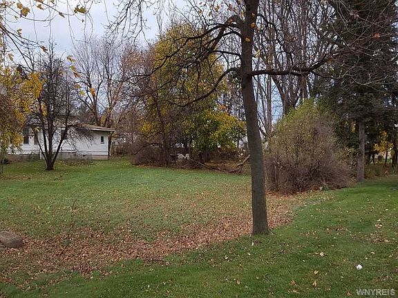 4th image of 23 Mildred Dr