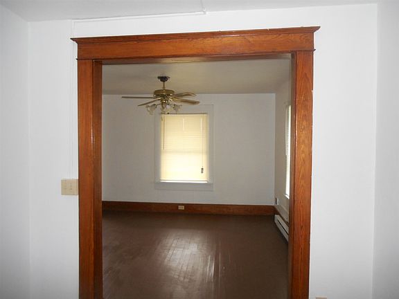 4th image of 9 Bowers St