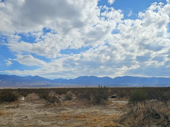 187th Street East Ave #S8, Palmdale, CA 93591