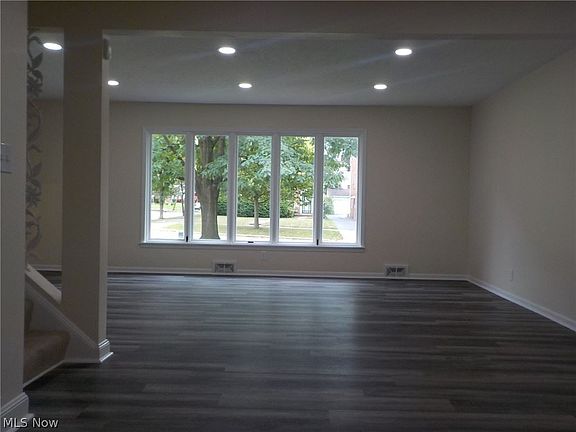 4th image of 17125 Scottsdale Blvd