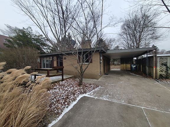 3rd image of 1862 S Shore Dr
