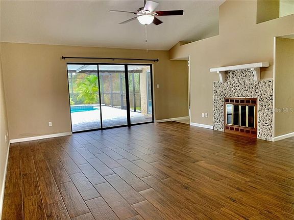 3rd image of 1013 Weaver Dr