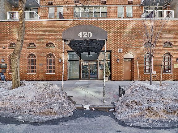 2nd image of 420 W 23rd St