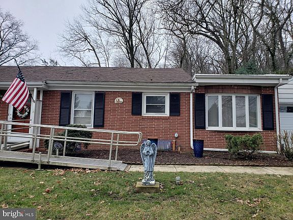 3rd image of 2584 Spring Valley Rd