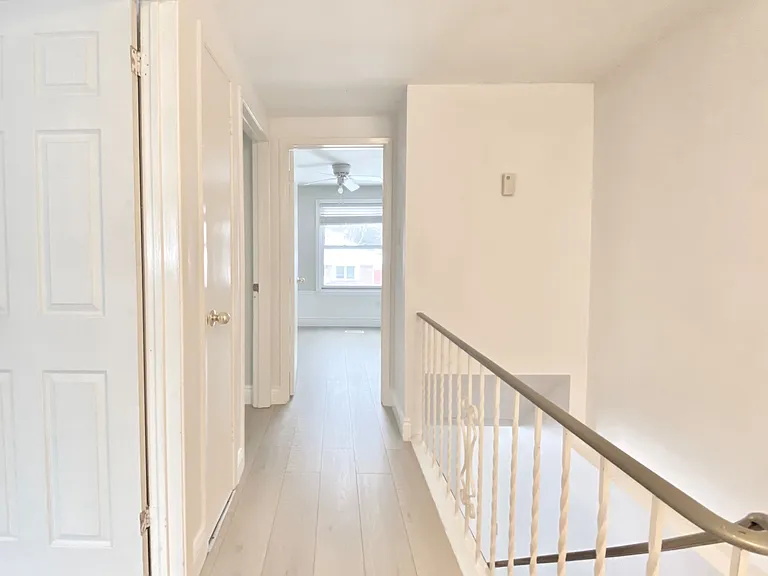 252 William Roe Blvd N #3 — Photo 9