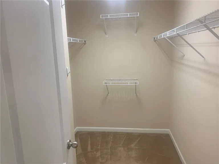 121 Creekwood Trl — Photo 8