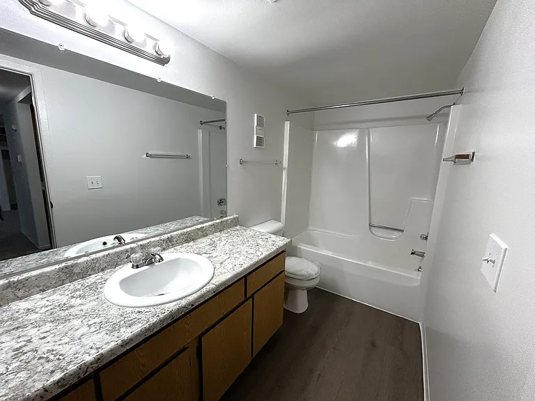 Charter Oaks Apartments — Photo 130