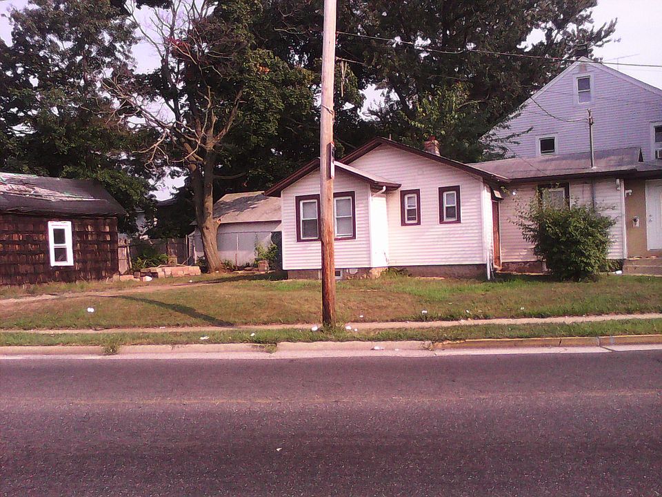 1st image of 108 Vermont Ave
