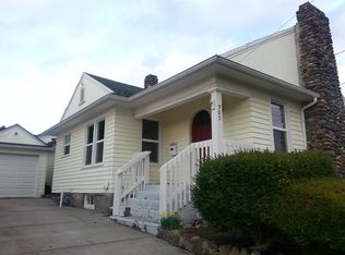 905 Crawford St, Kelso, WA 98626