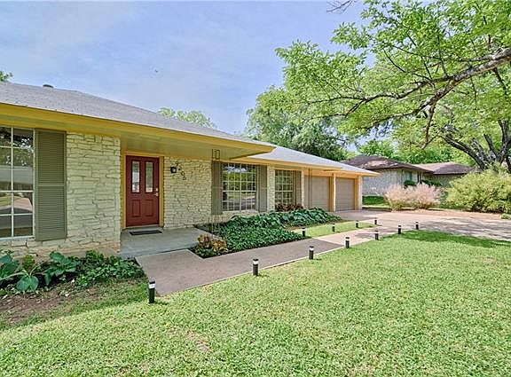 2nd image of 9206 Quail Wood Dr