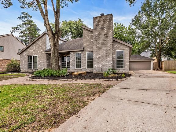 4th image of 6835 Queensclub Dr